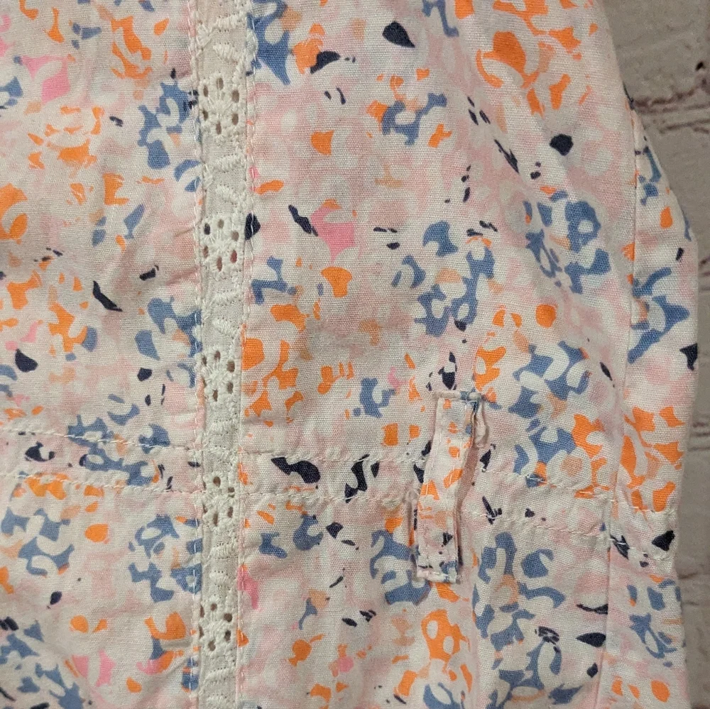 TA-BOOS Pastel Watercolor Concealed Button Ruffled Bodice Collared Blouse